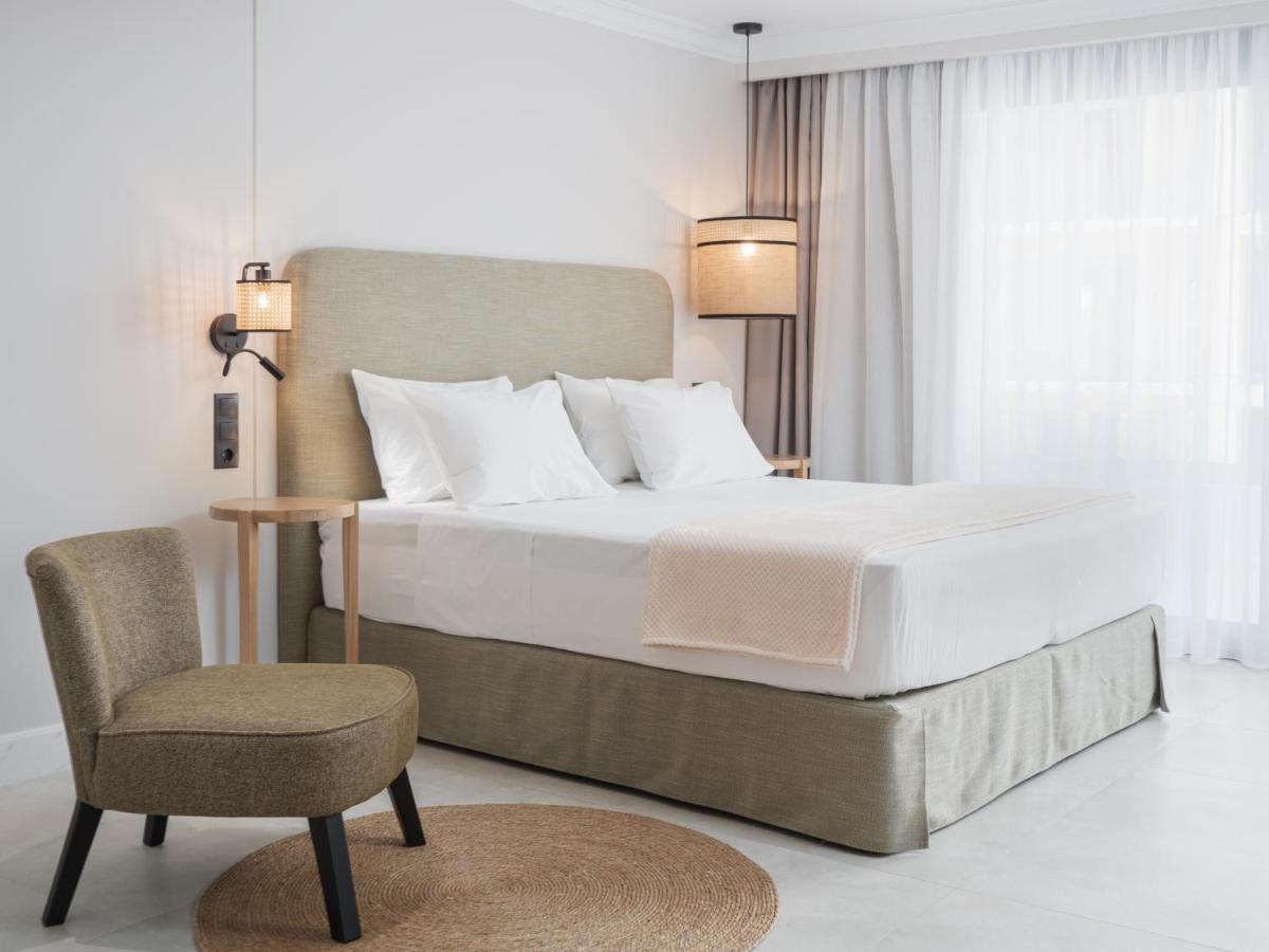 Pyrgos Blue Aparthotel Малиа Екстериор снимка